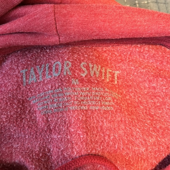Taylor Swift Hoodie “RED Taylor’s Version”. Size M - Picture 9 of 10